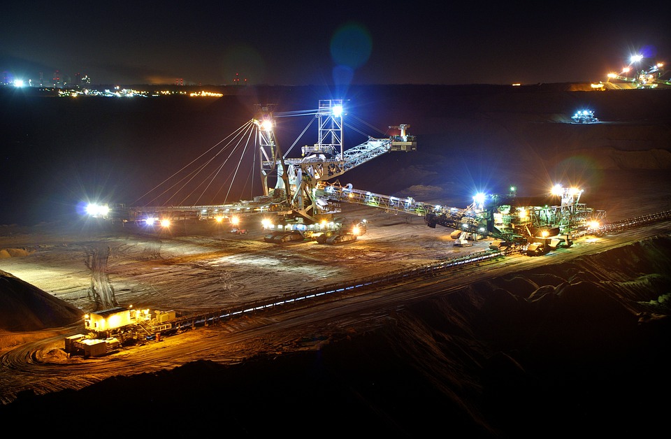 open-pit-mining-920200_960_720