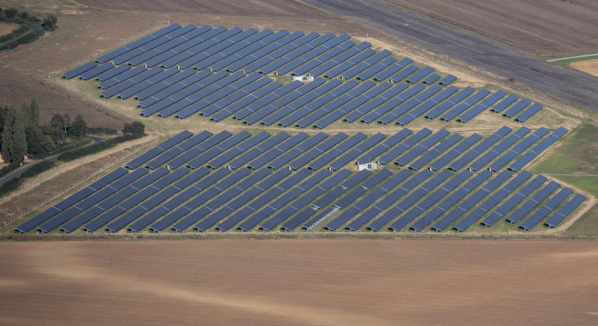 solar-farm-gd0f6947ed_1920